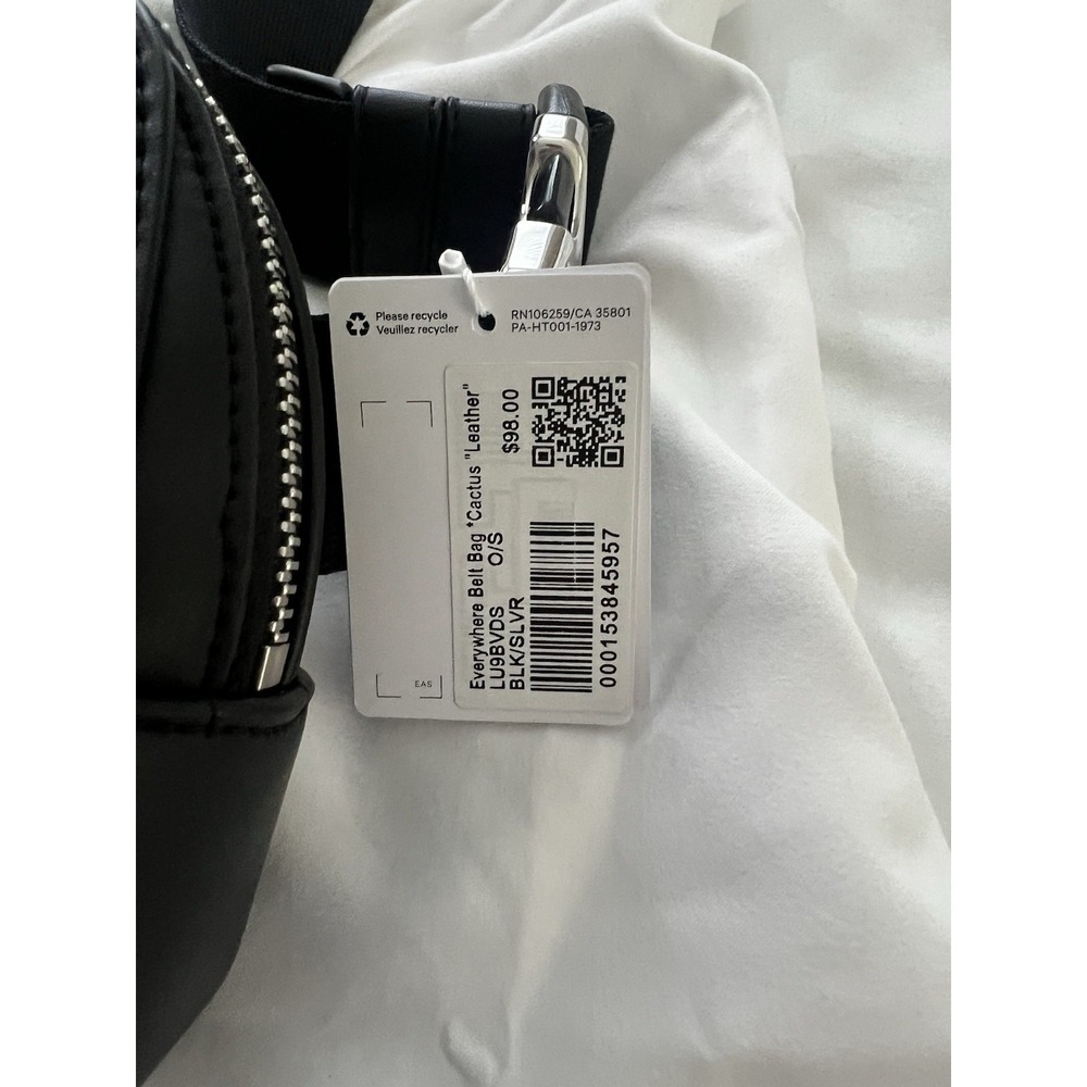 Lululemon Everywhere Belt Bag Cactus Leather Alternative 1L Black/silver - Picture 7 of 13